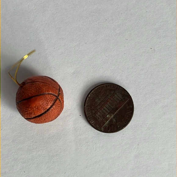 Vintage Mini Basketball Ball Ornaments Set of 6 - Picture 3 of 4